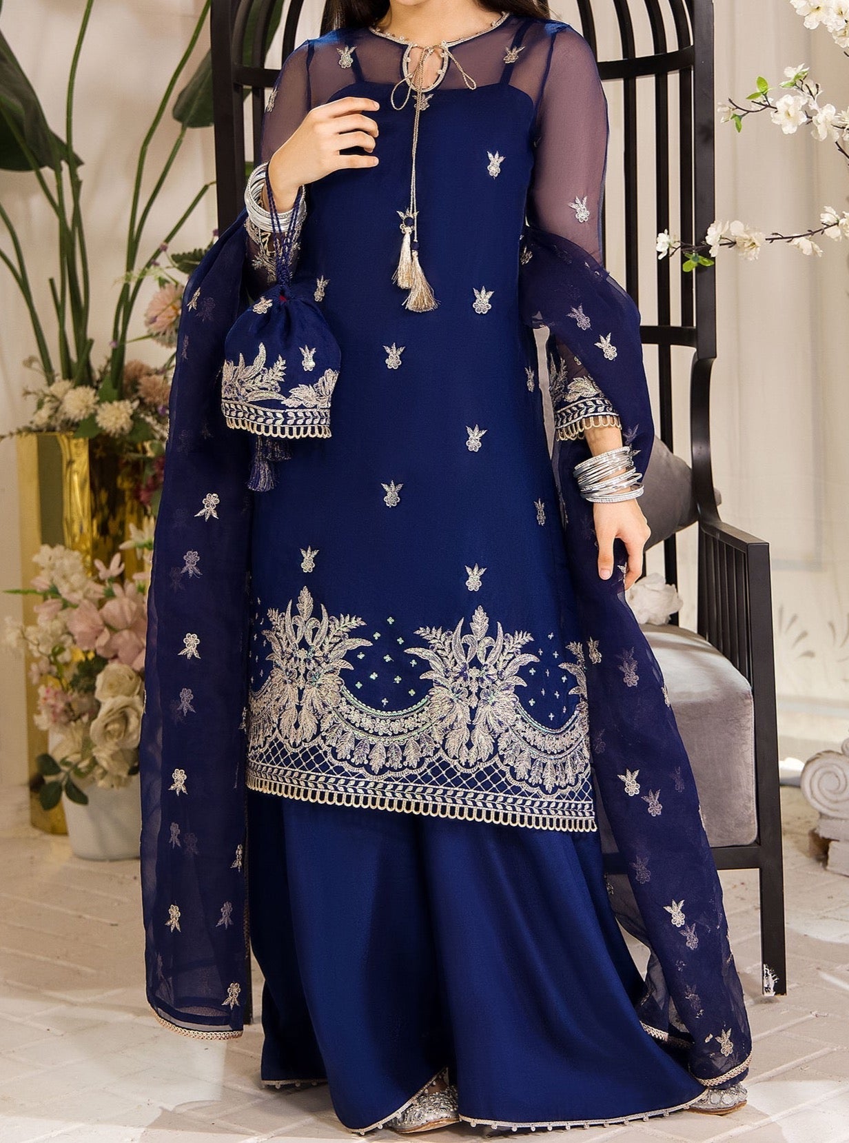 SMT W284-Embroidered 3pc organza dress with Embroidered organza duppata.