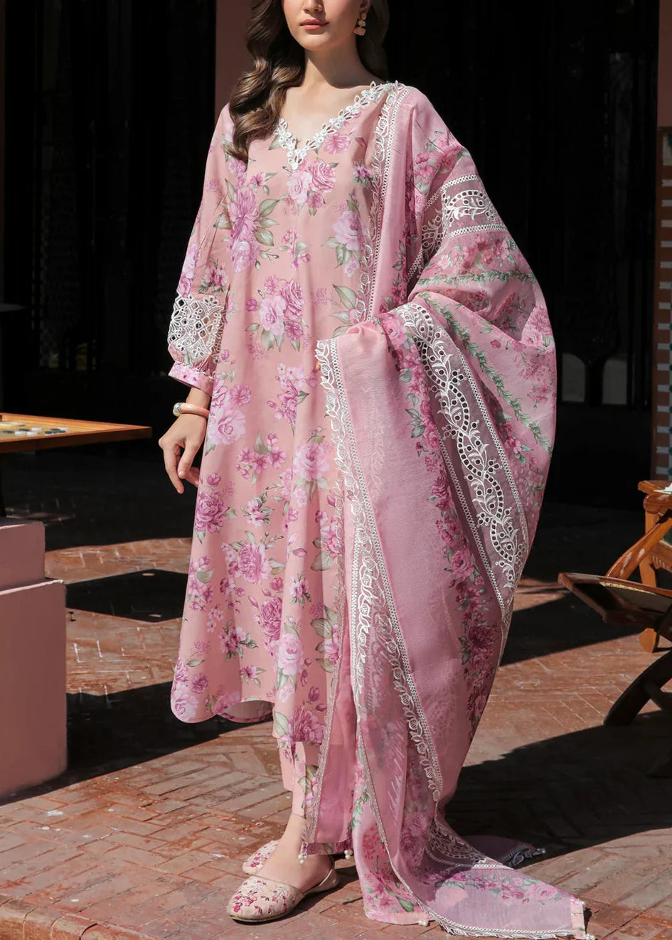 SMT S1098-Printed & Embroidered 3pc Lawn dress with Embroidered Net Dupatta.