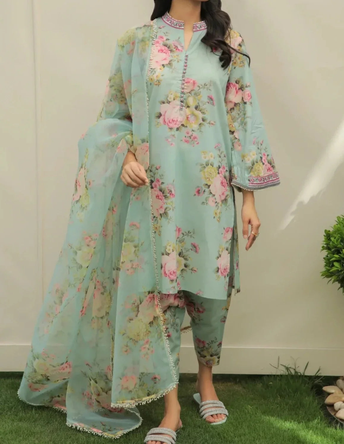 SMT W332-Printed 3pc khaddar dress With Printed chiffon dupatta.