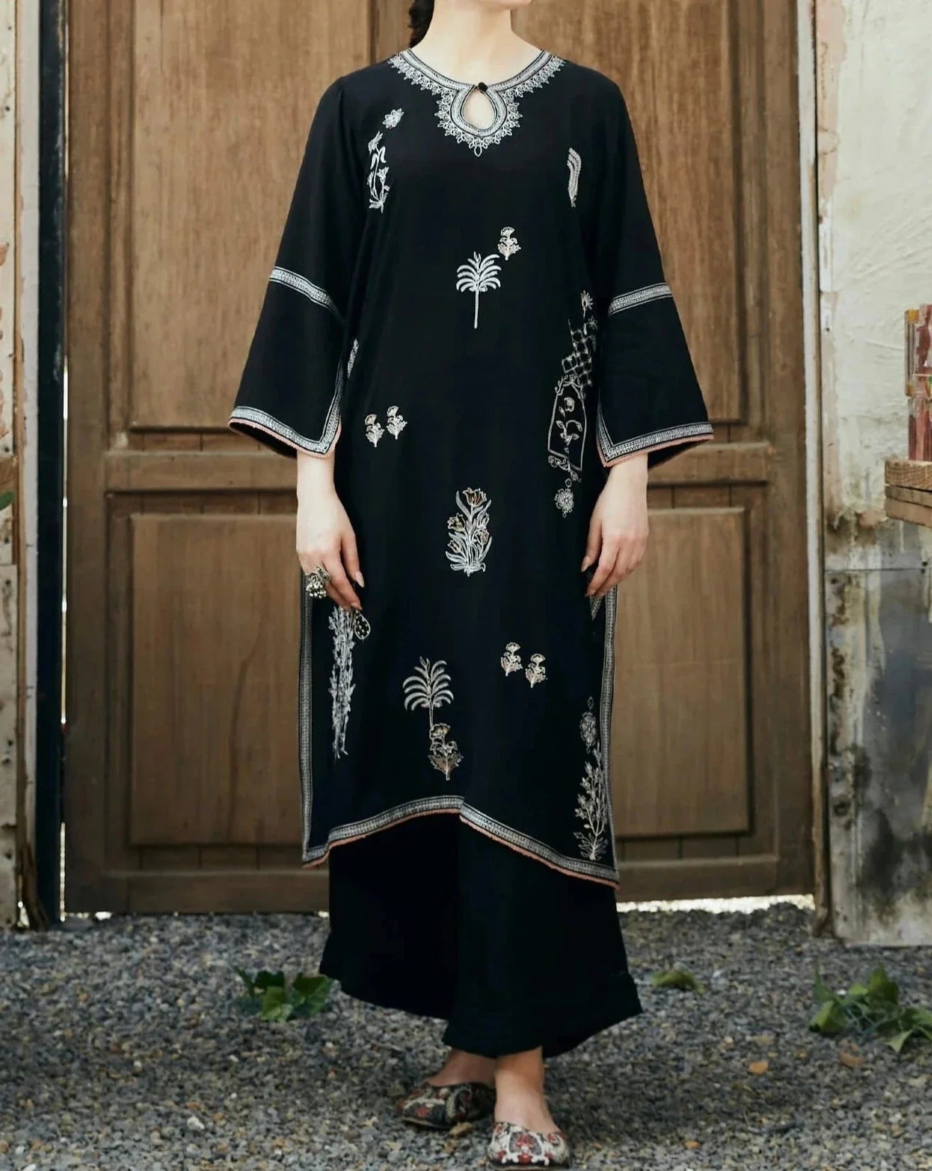 SMT S711-Embroidered 2pc lawn dress