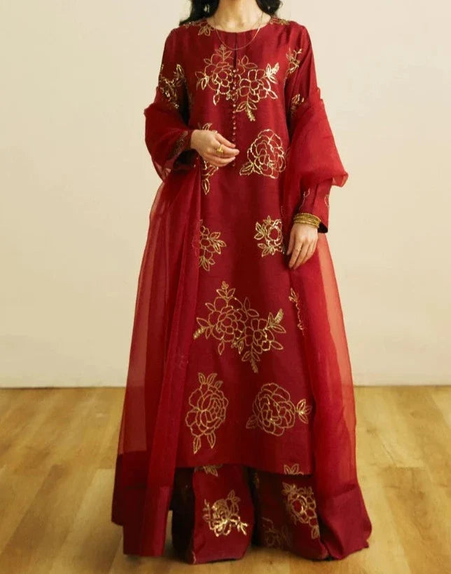 SMT W322-Embroidered 3pc khaddar dress With plain dyed chiffon dupatta