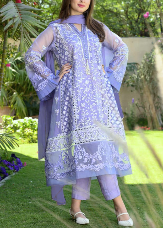 SMT S838-Embroidered 3pc organza dress with Dyed Organza Dupatta.