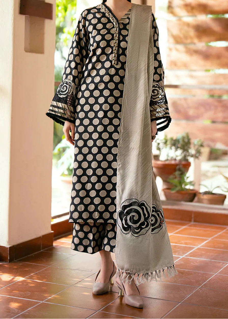 SMT W900 - Digital Printed 3pc Karandi Dress With Digital Printed Karandi Shawl.