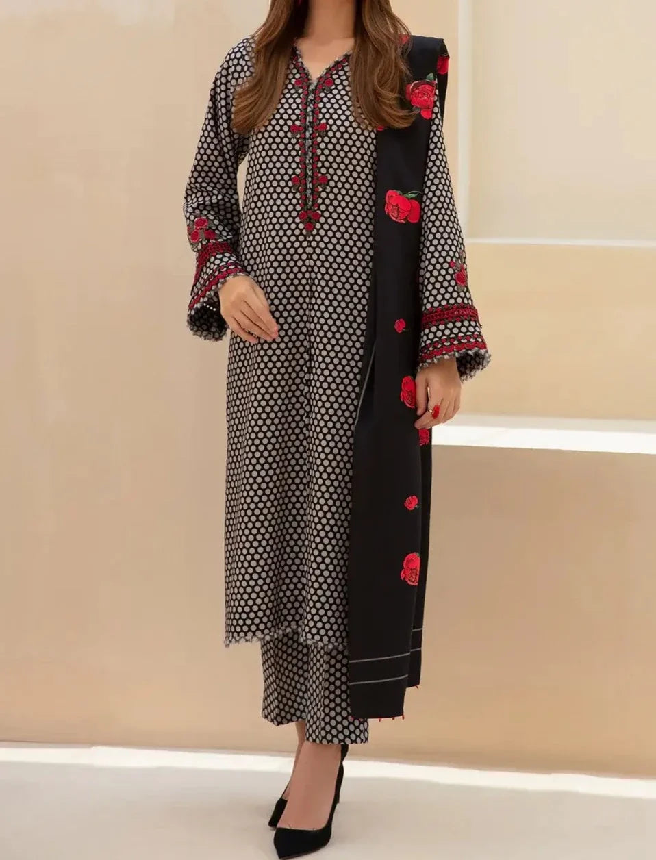 SMT W390-Printed 3pc karandi dress with Printed karandi net Shwal.