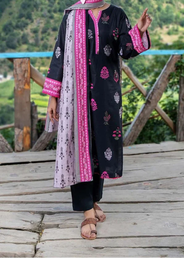 SMT W871 - Digital Printed 3pc Karandi Dress With Digital Printed Karandi Shawl.