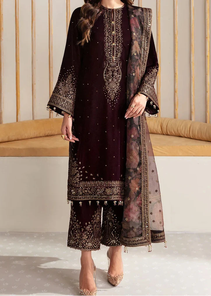 SMT W967-Embroidered 3pc Velvet Dress Dress With Printed Organza Dupatta.