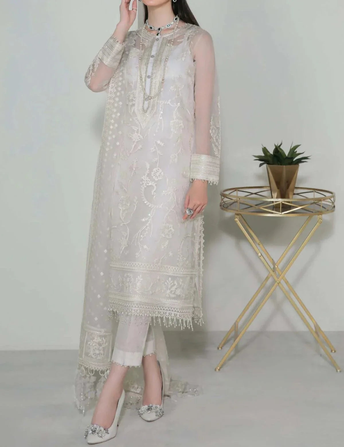 SMT S806-Embroidered 3pc organza dress with Embroidered organza duppata.