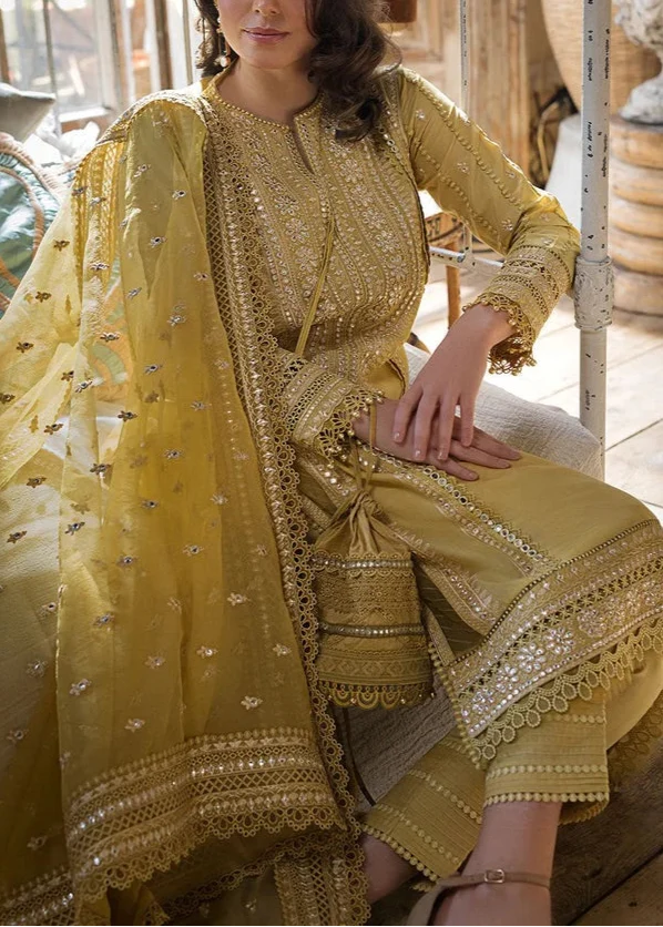 SMT S1131-Embroidered 3pc Lawn Dress With Embroidered Organza Dupatta.