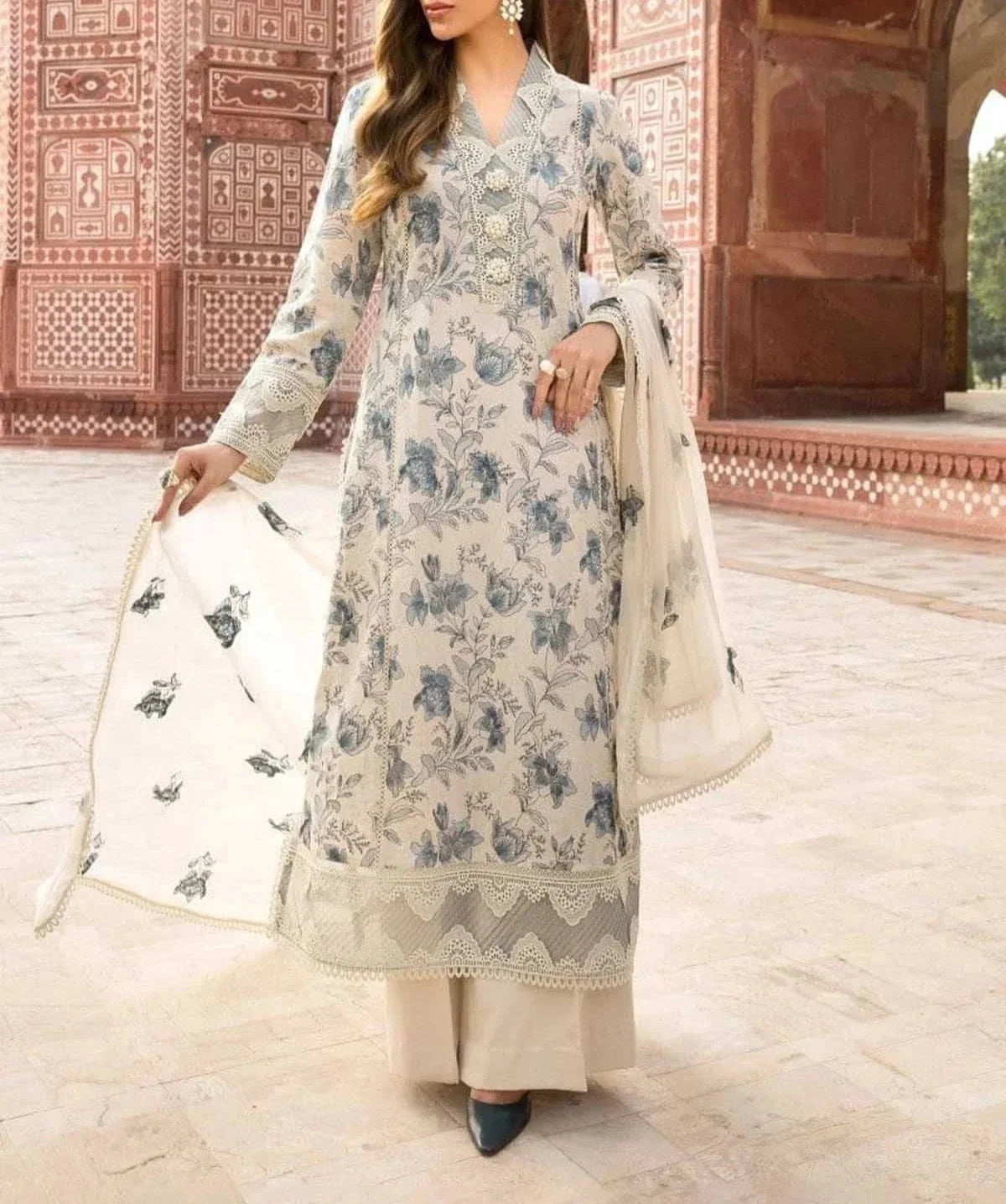 SMT S775-Embroidered 3pc lawn dress with Embroidered chiffon dupatta.