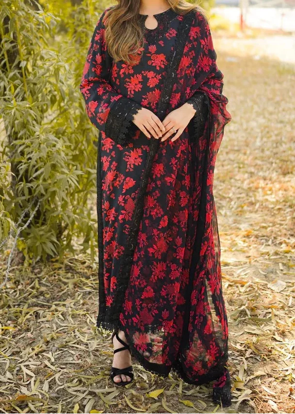 SMT S1298 - Printed & Embroidered 3pc Lawn Dress With Embroidered Chiffon Dupatta.