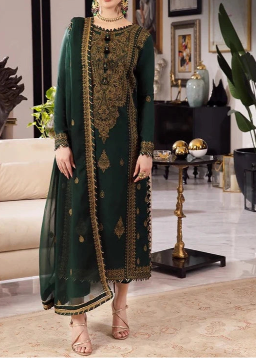 SMT S713-Embroidered 3pc lawn dress with Embroidered chiffon dupatta.