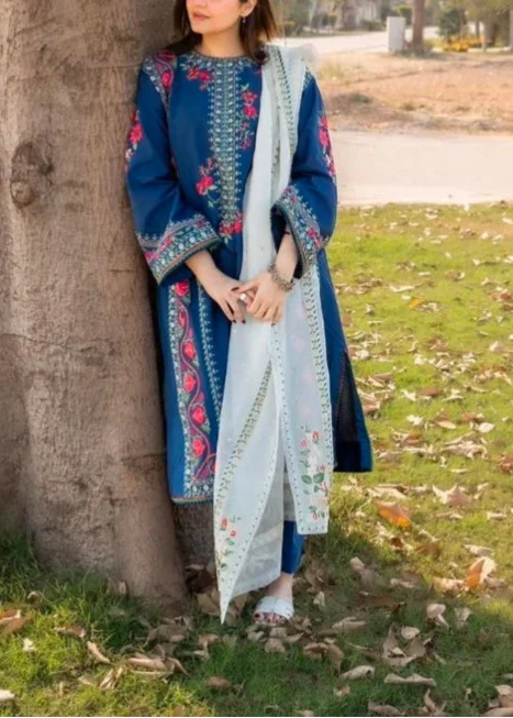 SMT S924-Embroidered 3pc Lawn Dress with Embroidered Munar Dupatta.