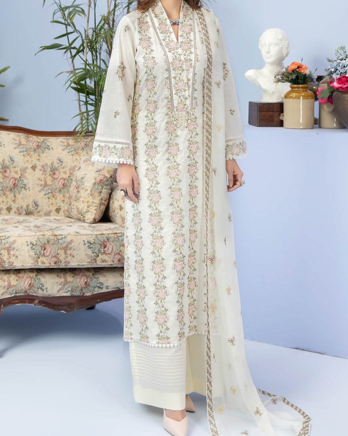 SMT S714-Embroidered 3pc lawn dress with Embroidered chiffon dupatta.