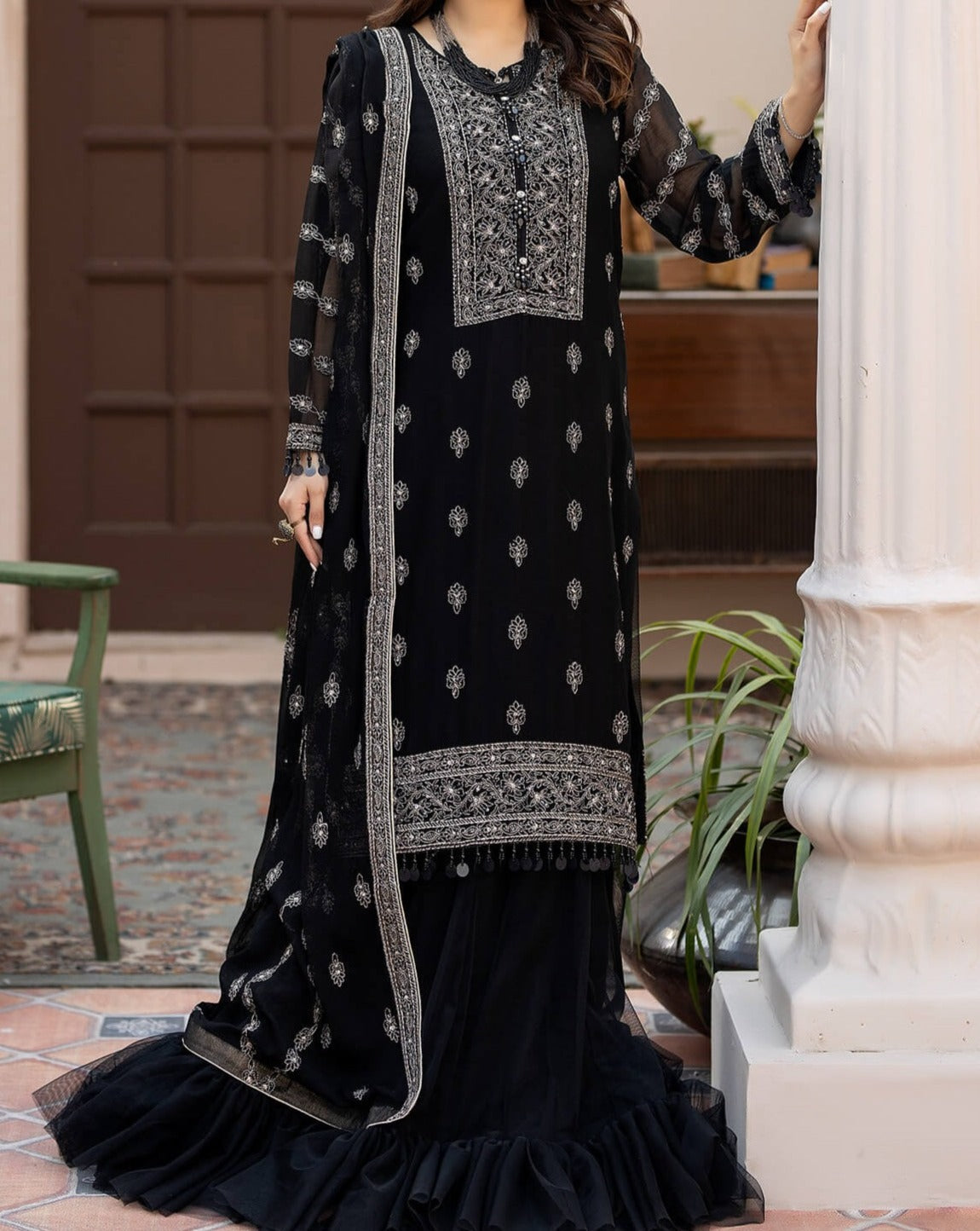 SMT S715-Embroidered 3pc lawn dress with Embroidered chiffon dupatta.