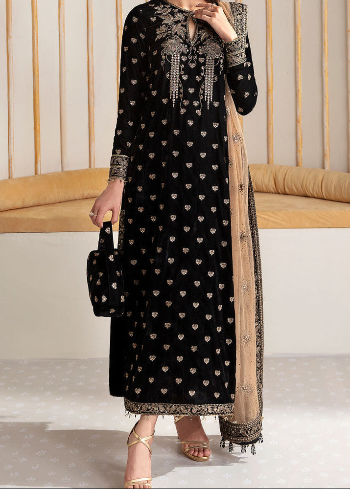 SMT W912-Embroidered 3pc Velvet Dress Dress With Embroidered Organza Dupatta.