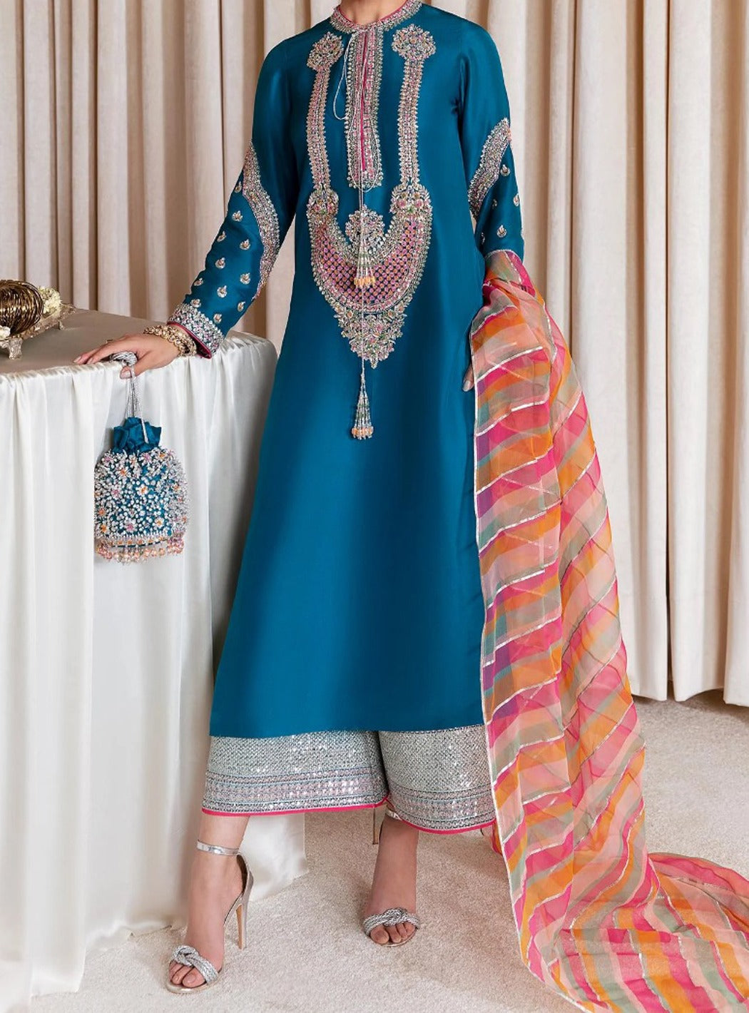 SMT S454-Embroidered 3pc lawn dress with printed organza dupatta.