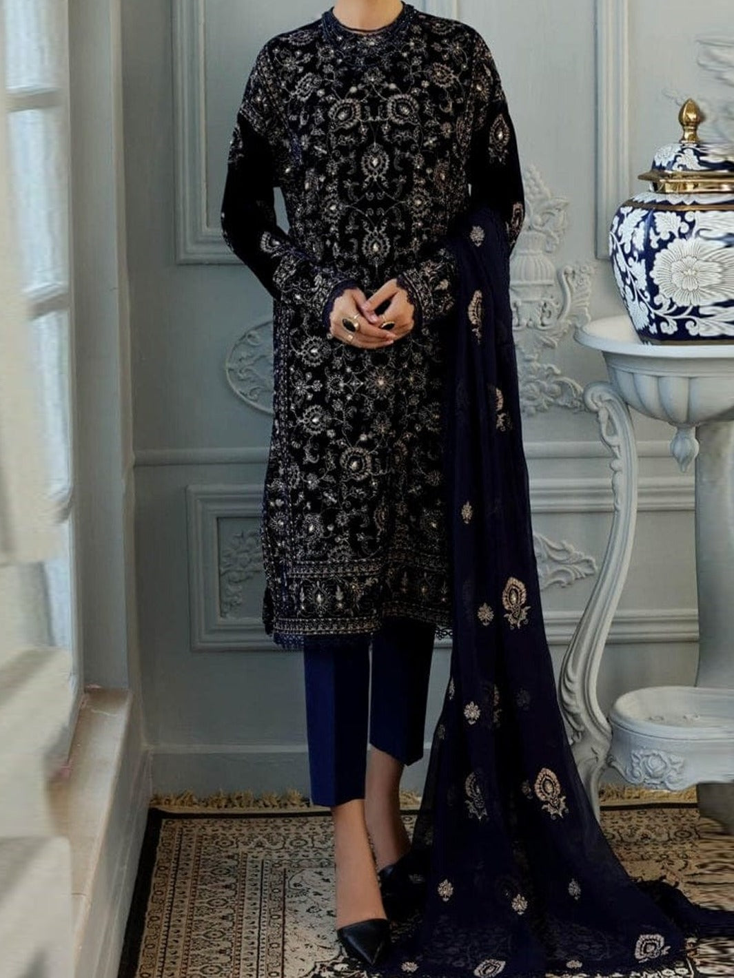 SMT W73 - Embroidered 2pc Velvet Shirt with embroidered chiffon dupatta