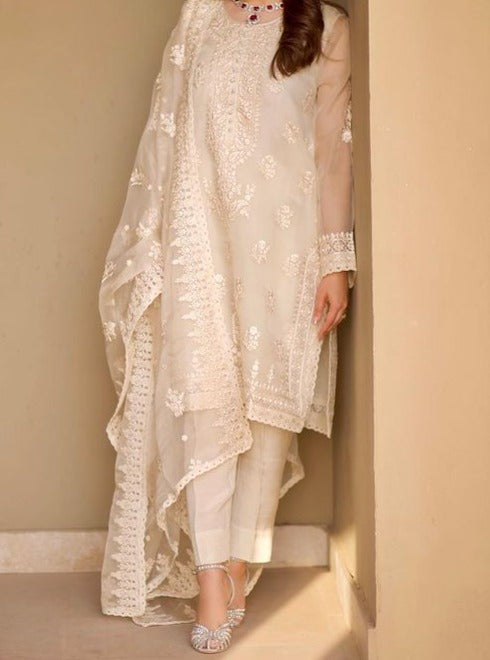 SMT W355-Embroidered 3pc organza dress with Embroidered organza duppata.