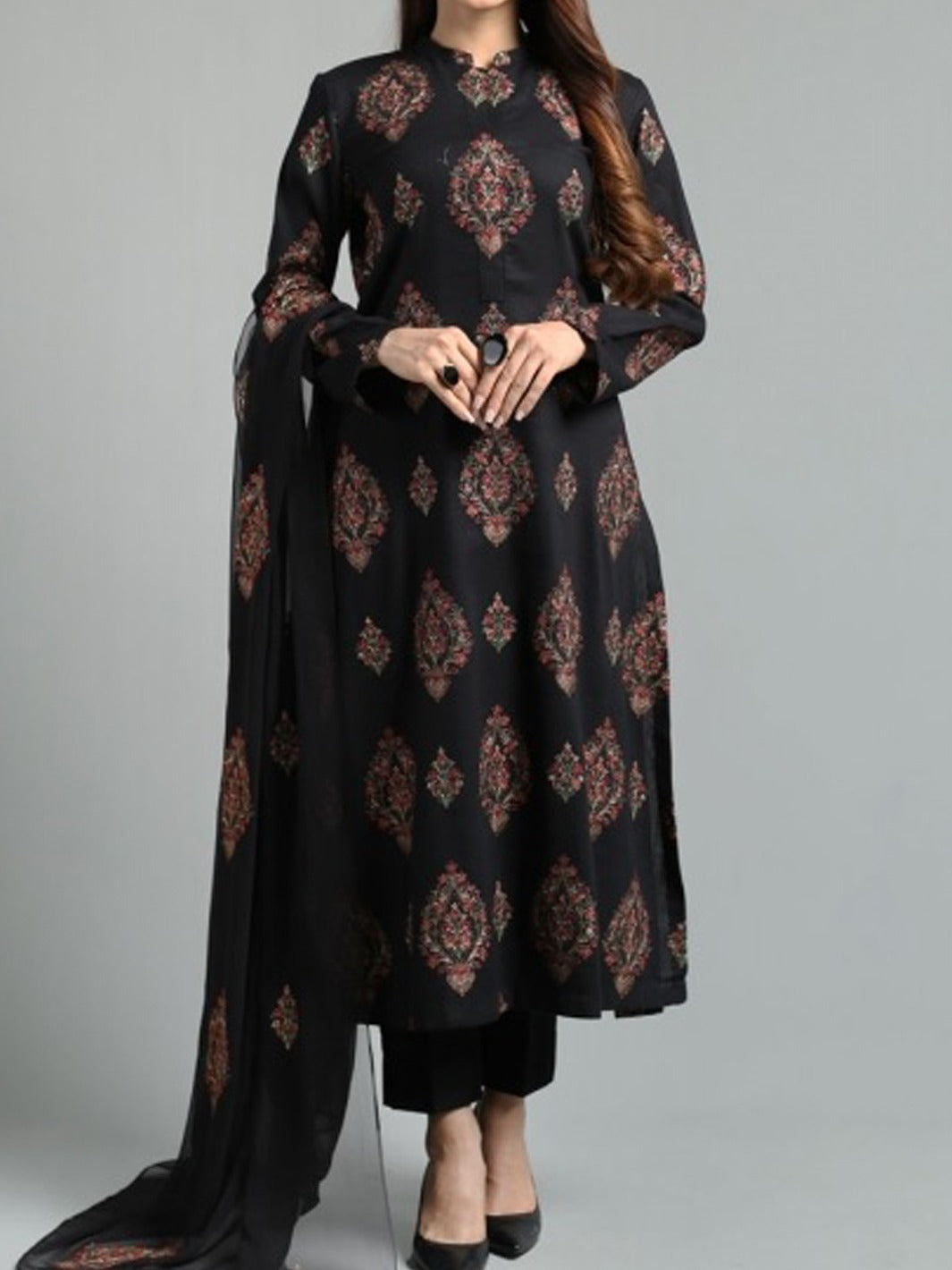 SMT W441-Embroidered 3pc karandi dress with embroidered chiffon dupatta.