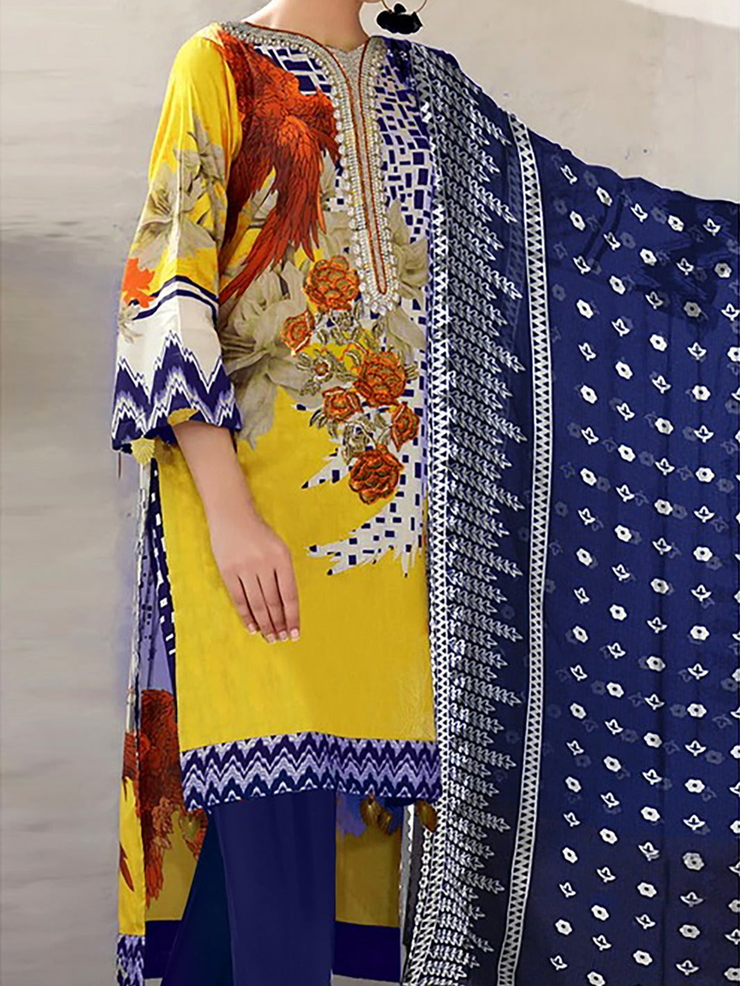 SMT S620-Embroidered 3pc Lawn dress with Printed Chiffon dupatta.