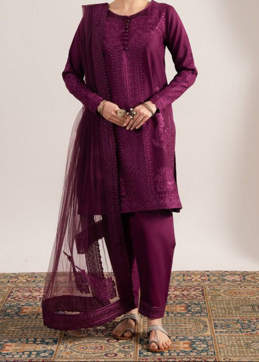 SMT S1286-Embroidered 3pc Lawn Dress With Embroidered Organza Dupatta.
