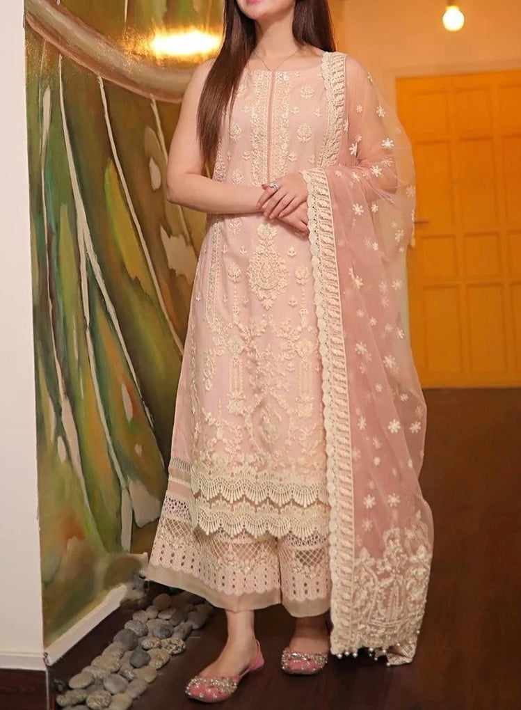 SMT S627-Embroidered 3pc lawn dress with Embroidered organza dupatta.
