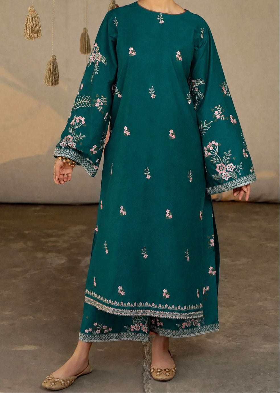 SMT S1533-Embroidered 2PC Lawn dress.