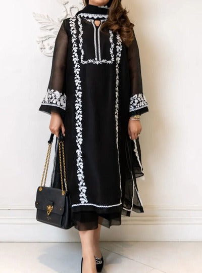 SMT S760-Embroidered 3pc lawn dress with Dyed chiffon Dupatta.