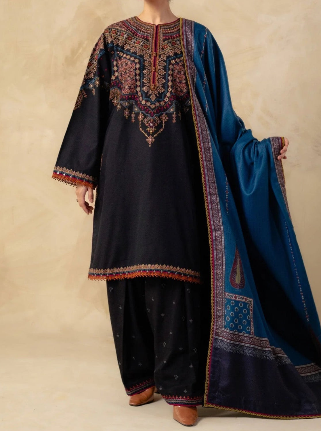 SMT S590-Embroidered 3pc Lawn dress with Printed Munar  dupatta.