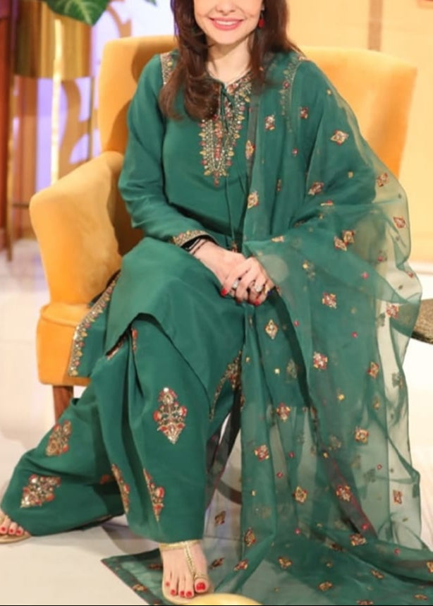 SMT S860-Embroidered 3PC Lawn Dress with Embroidered Munar Dupatta.