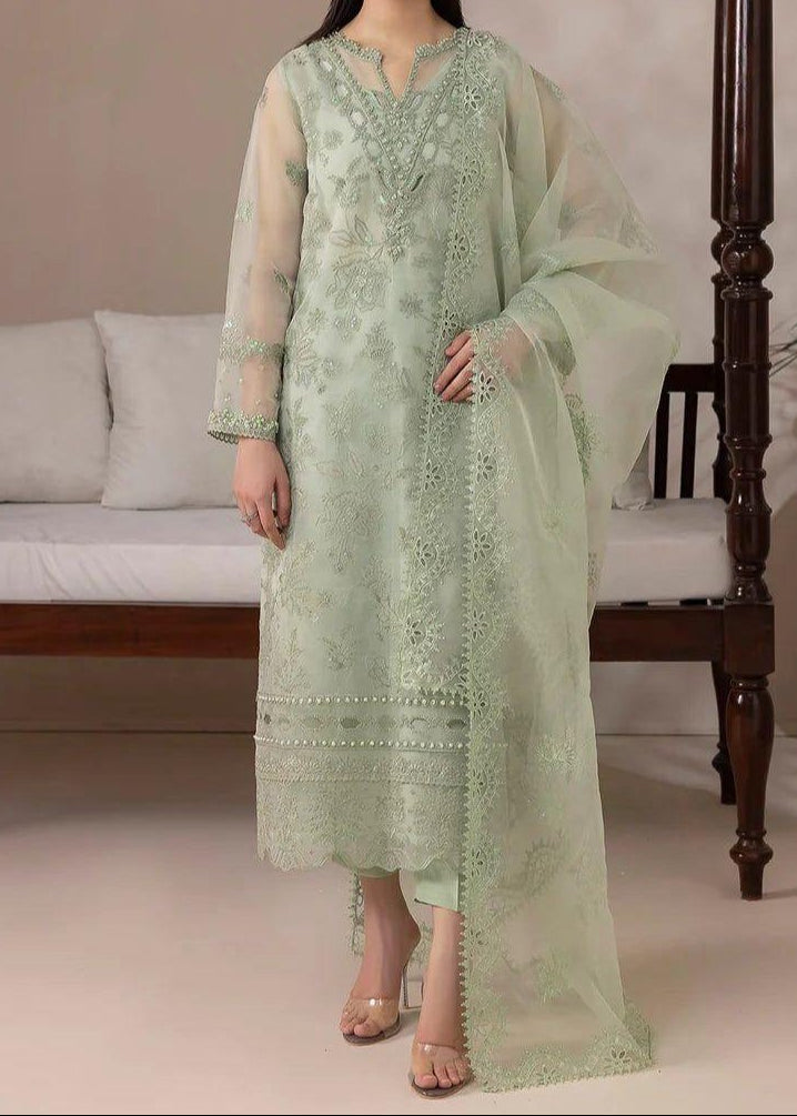 SMT S1473-Embroidered 3pc Organza Dress With Embroidered Organza Duppata.