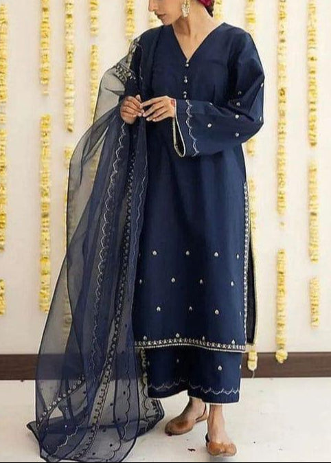 SMT S869-Embroidered 3pc Lawn Dress with Embroidered Munar Dupatta.