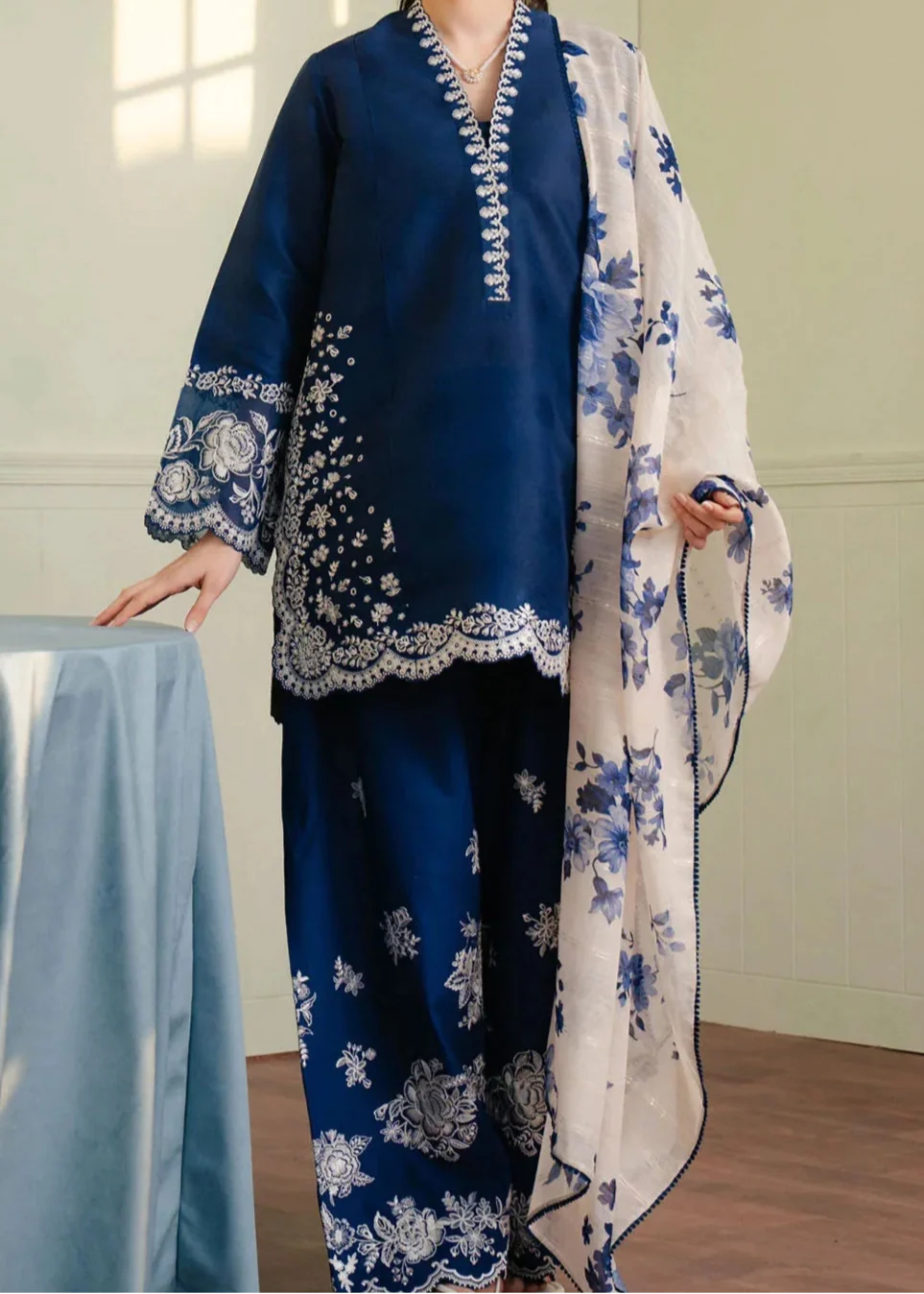 SMT S1252-Embroidered 3pc Lawn Dress With Printed Munar Dupatta.