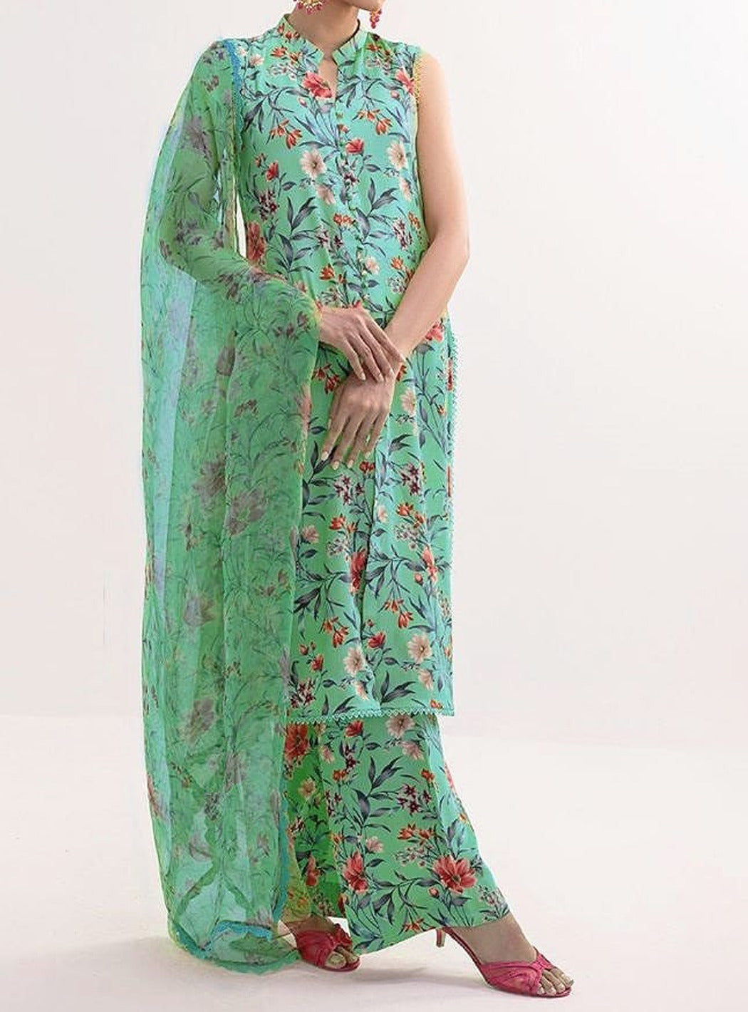SMT S483-Printed 3pc lawn dress with Printed organza dupatta.