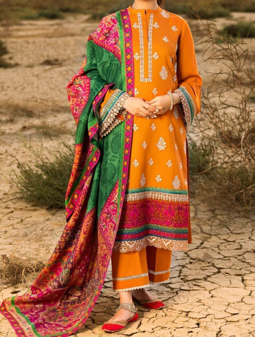 SMT W256- Digital Printed 3pc linen dress with Printed Linen dupatta.