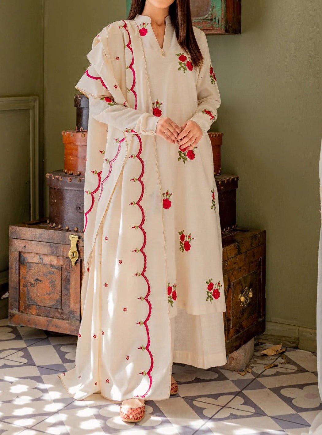 SMT S488-Embroidered 3pc lawn dress with Embroidered organza dupatta.